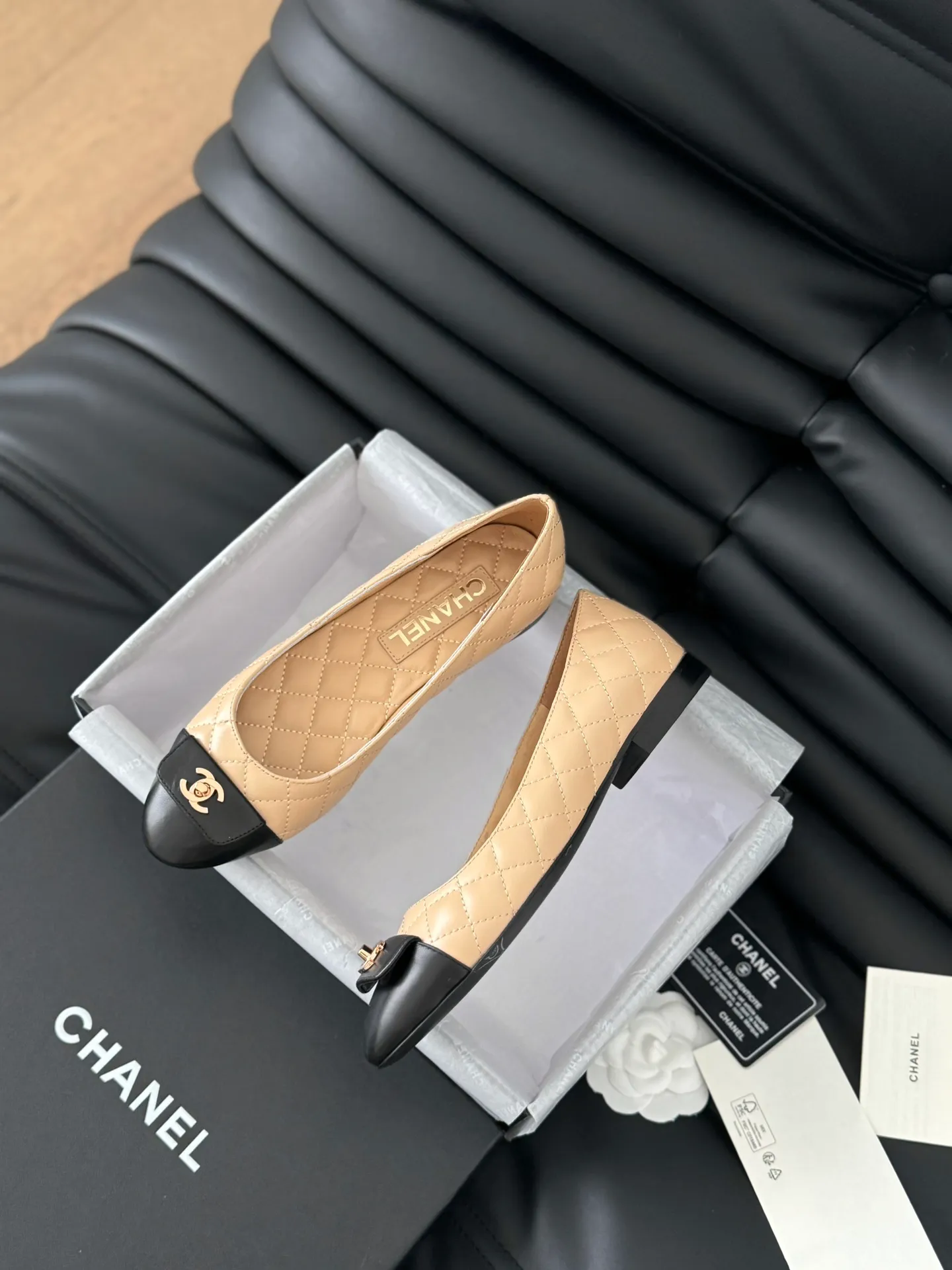 👟👟Ex-factory price 540👟👟 Purchasing-grade Chanel 24B new schoolbag buckle ballet shoes, classic diamond pattern, never tire of it😌 Sheepskin lining on the upper, leather outsole, high flat heel Size: 35-39 Other sizes 40/41/42/43 customized